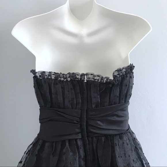 Betsy Johnson Black Strapless Formal Dress • 2 - Picture 4 of 6